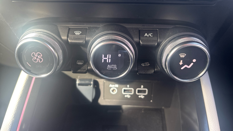 Renault Clio 1.6 E-TECH full hybrid 145 Techno 5dr Auto Hybrid Hatchback